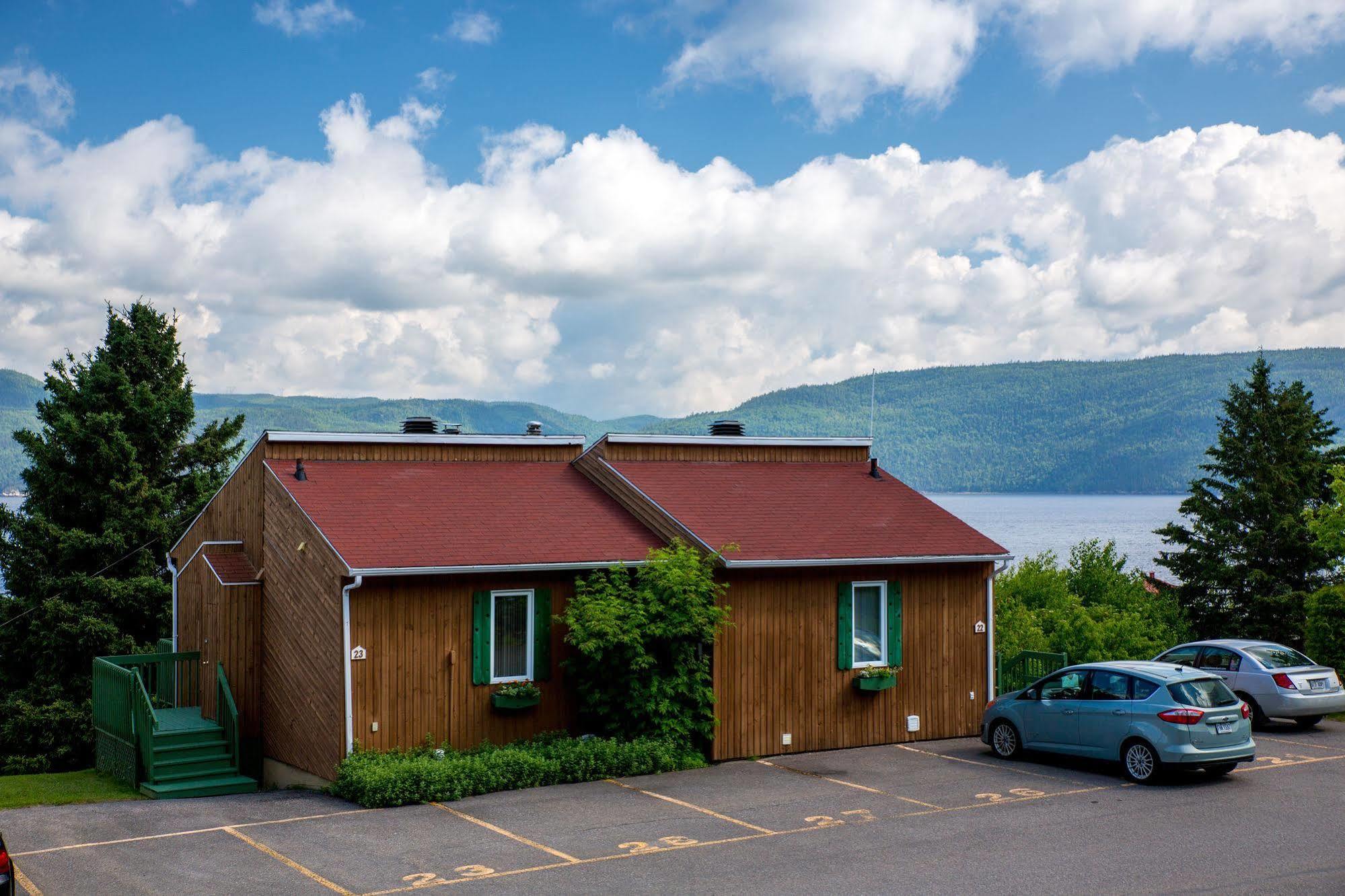 Chalets Condos Sur Le Fjord LʼAnse-Saint-Jean Dış mekan fotoğraf