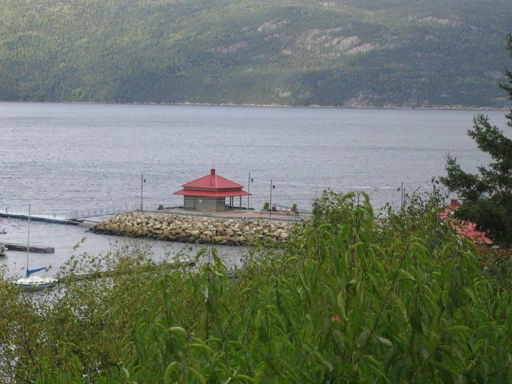 Chalets Condos Sur Le Fjord LʼAnse-Saint-Jean Dış mekan fotoğraf